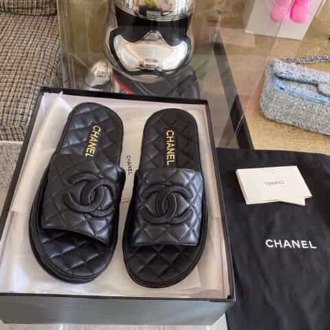 CHANEL香奈儿    𝟐𝟎𝟐𝟏春夏新品 菱格蜜儿拖鞋
