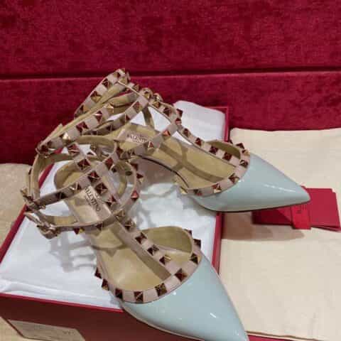 Valentino 华伦天奴 经典款 尖头三环带柳钉高跟鞋