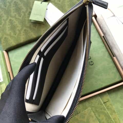 Gucci标志性新款黄铜色小双手拿包 547077黑色全皮