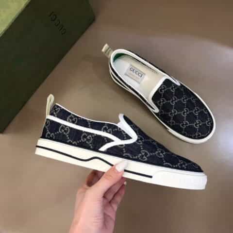 GUCCI古驰   G家  Tennis 1977系列，情侣GG运动帆布鞋