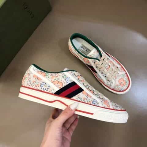 GUCCI古驰   G家  Tennis 1977系列，情侣GG运动帆布鞋