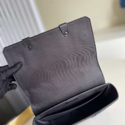 Louis Vuitton LV 长方体Trunk邮差包 M57726