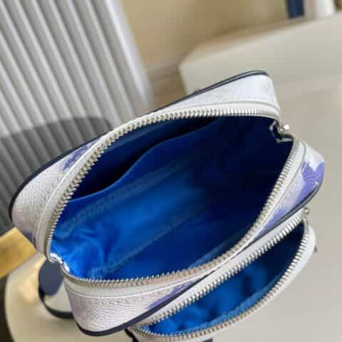 Louis Vuitton LV Outdoor Pouch斜挎包 M45763