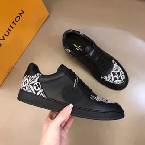 LV/路易威登    经典L印花帆布面拼接白色头层牛皮男士高端休闲运动鞋