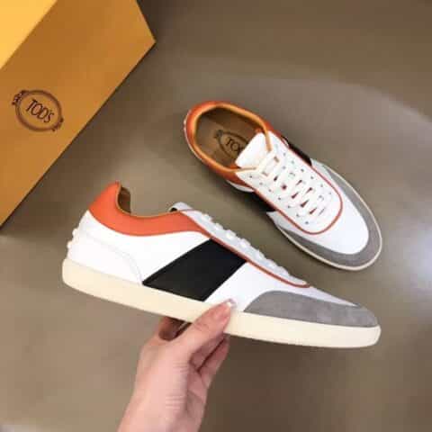 TODS   进口头层牛皮制成顶级原单男士休闲鞋