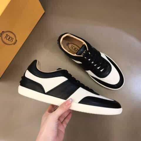 TODS   进口头层牛皮制成顶级原单男士休闲鞋