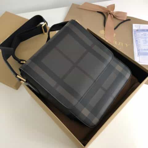 Burberry巴宝莉烟熏格纹翻折式斜背包