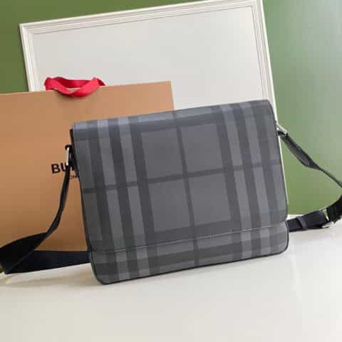Burberry巴宝莉柔软皮革边饰London 格纹信使包