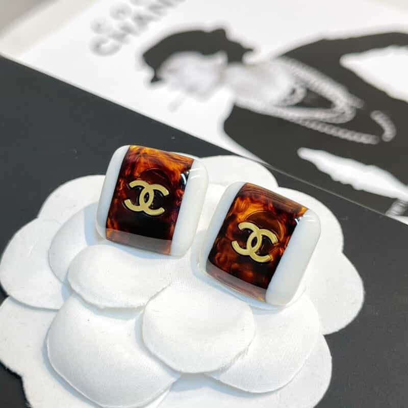 2021新款CHANEL香奈儿双c亚克力耳钉耳环