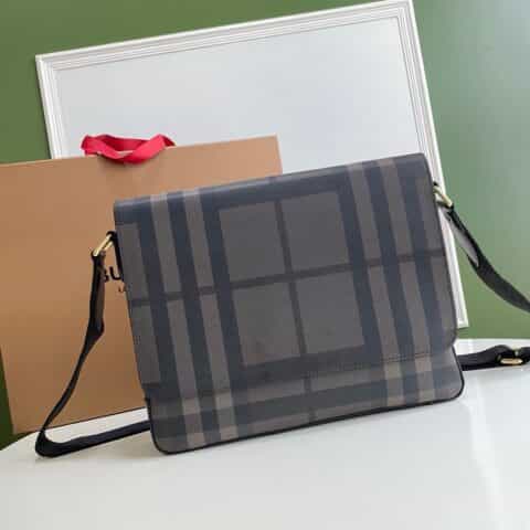 Burberry巴宝莉柔软皮革边饰London 格纹信使包