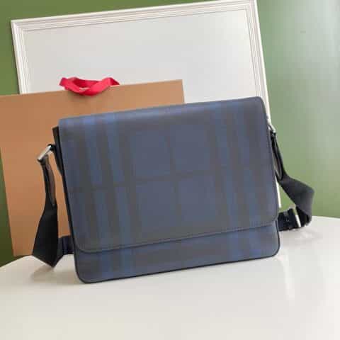 Burberry巴宝莉柔软皮革边饰London 格纹信使包