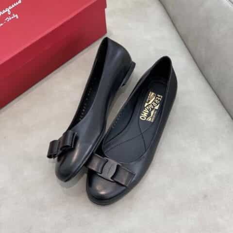 SF salvatore Ferraga*o  最新菲拉*慕圆头纯色羊皮蝴蝶结单鞋