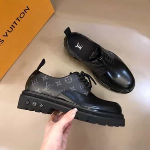 LV/路易威登   2021新款Monogram 纹饰的镜面小牛皮男士德比皮鞋