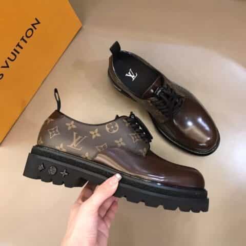 LV/路易威登   2021新款Monogram 纹饰的镜面小牛皮男士德比皮鞋