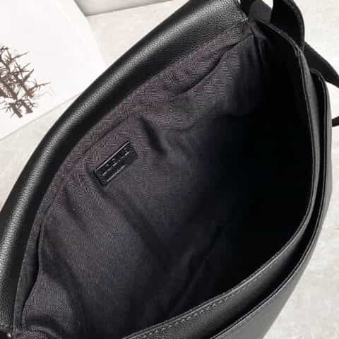 Loewe 柔软粒面牛皮革军用邮差包 B553A14X03