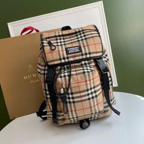 Burberry巴宝莉ECONYL 材质旅行风格双肩包