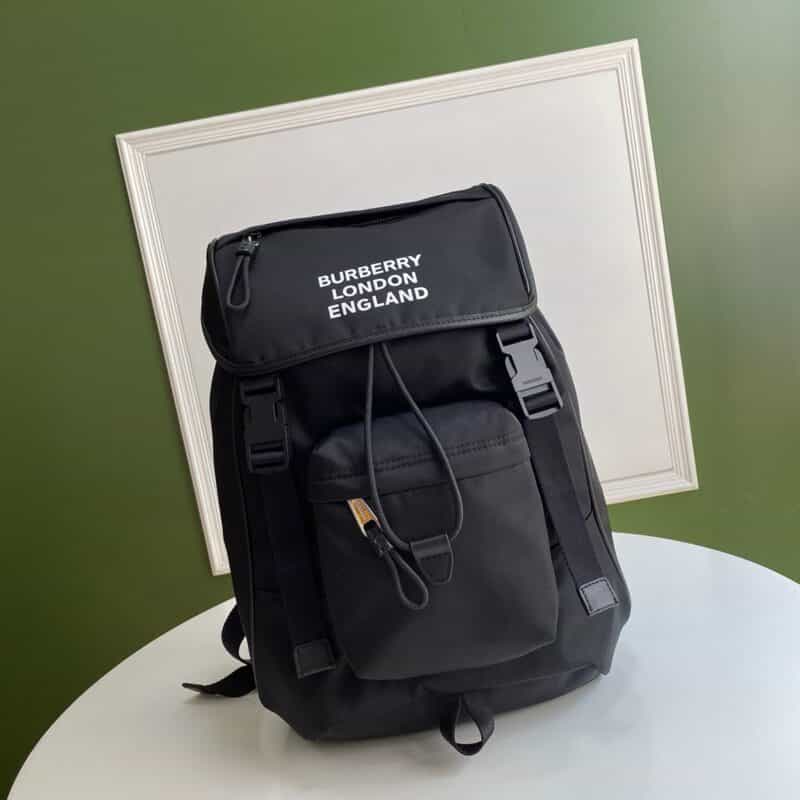 Burberry巴宝莉ECONYL 材质旅行风格双肩包