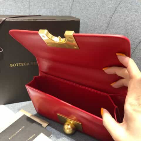 Bottega Veneta葆蝶家 Classic 21CM Bag 587222亮红色