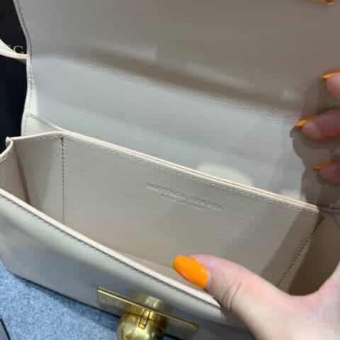 Bottega Veneta葆蝶家 Classic 21CM Bag 587222奶茶色