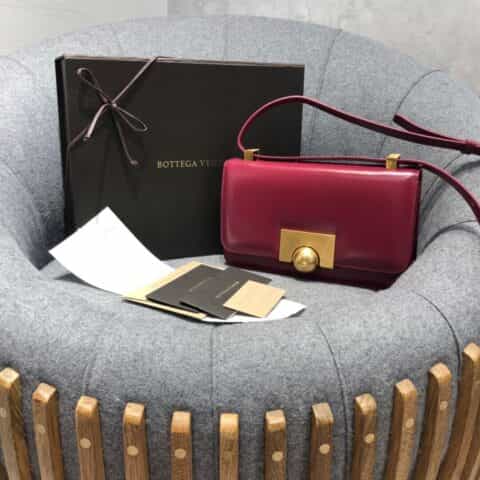 Bottega Veneta葆蝶家 Classic 21CM Bag 587222浆莓红