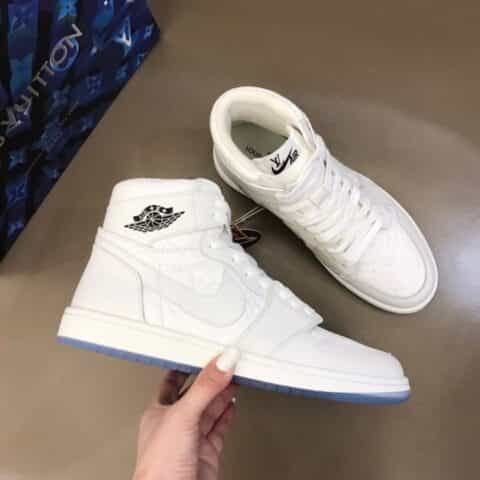 L.v& Nike   由小牛皮制成联名系带高帮运动鞋球鞋