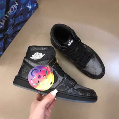 L.v& Nike   由小牛皮制成联名系带高帮运动鞋球鞋