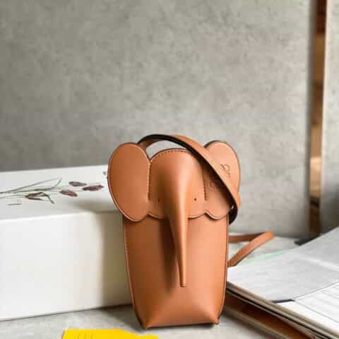 Loewe罗意威 小象手机包 0557棕色