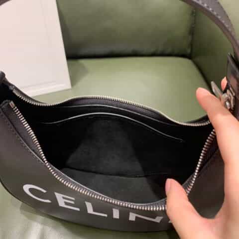 Celine思琳 AVA黑色皮革白字Ttiomphe腋下包 193953