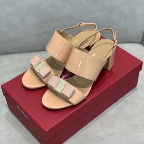 SF salvatore Ferraga*o  菲拉*慕春夏款蝴蝶结一字带双带中粗跟凉鞋