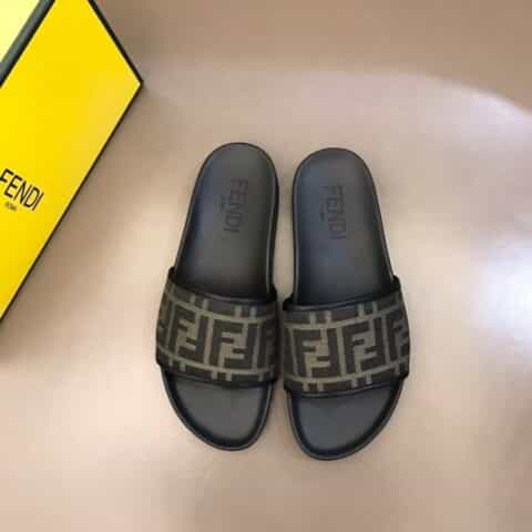 FENDI芬迪  老花高密度帆布面D家经典夏季男士拖鞋