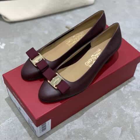SF salvatore Ferraga*o   菲拉*慕Vara蝴蝶结经典款半内里中跟单鞋