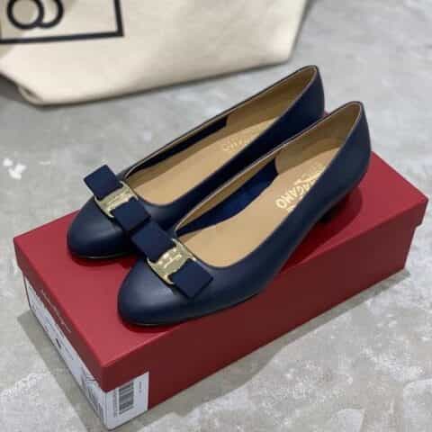 SF salvatore Ferraga*o   菲拉*慕Vara蝴蝶结经典款半内里中跟单鞋