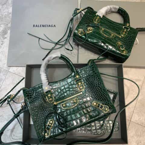 Balenciaga巴黎世家原版鳄鱼纹牛皮配金边机车包228 669