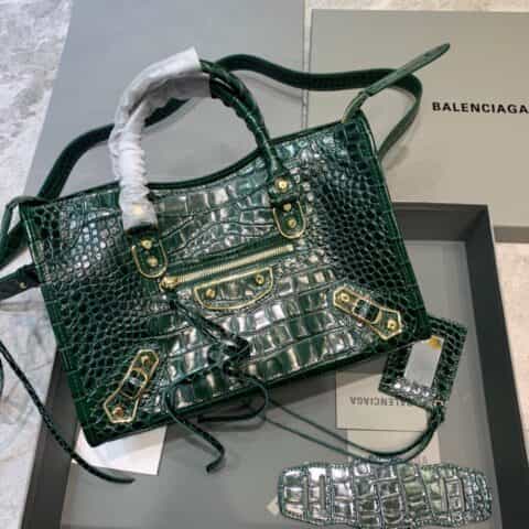 Balenciaga巴黎世家原版鳄鱼纹牛皮配金边机车包228 669