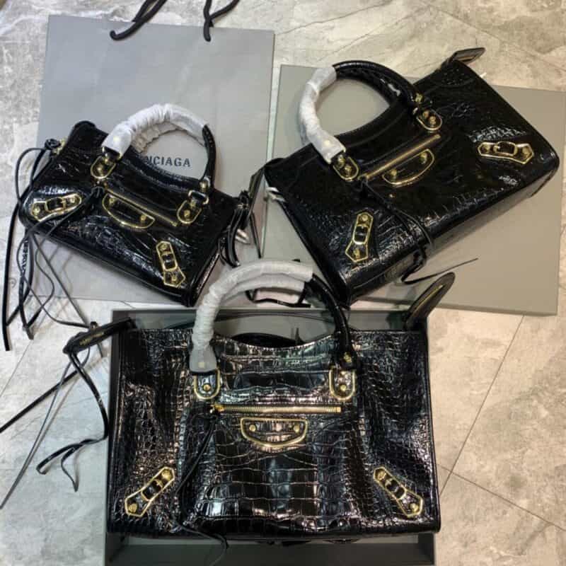 Balenciaga巴黎世家原版鳄鱼纹牛皮配金边机车包228 669 115748