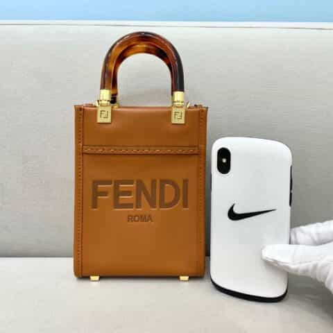 FENDI芬迪全牛皮搭配琥珀手柄手袋8376A