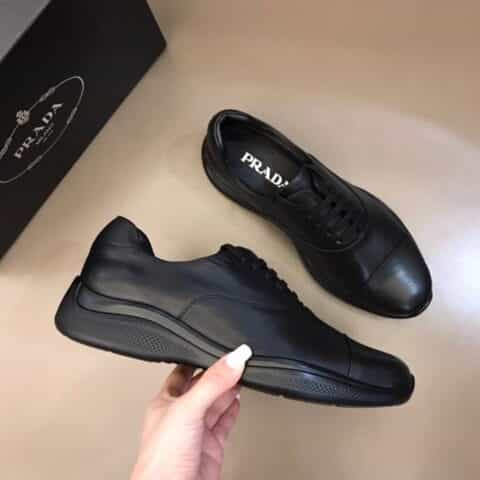 PRADA/普拉达   精选小牛皮打造经典男士休闲皮鞋
