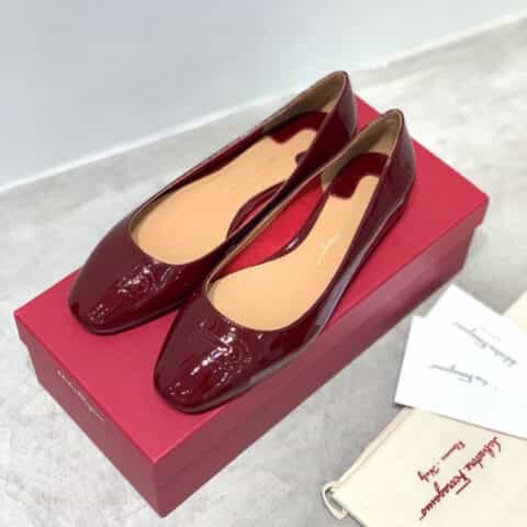 SF salvatore Ferraga*o  菲拉*慕芭蕾舞烫压纹漆皮平底鞋鞋