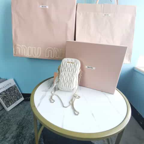 MIUMIU缪缪Matelasse顶级进口小羊皮新款手机包5BP066