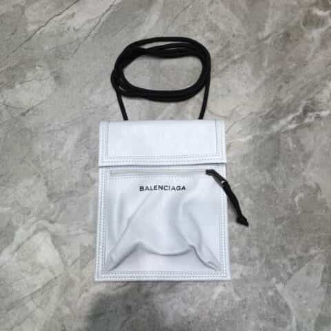 Balenciaga巴黎世家数码烫logo原版进口褶皱皮手机包皮绳挎包