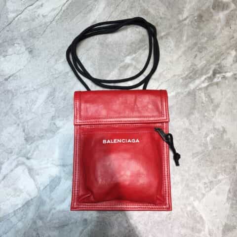 Balenciaga巴黎世家数码烫logo原版进口褶皱皮手机包皮绳挎包