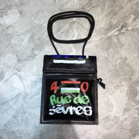 Balenciaga巴黎世家数码烫logo原版进口褶皱皮手机包皮绳挎包