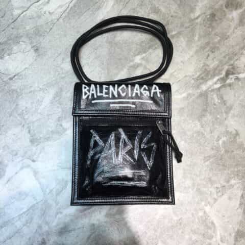 Balenciaga巴黎世家数码烫logo原版进口褶皱皮手机包皮绳挎包