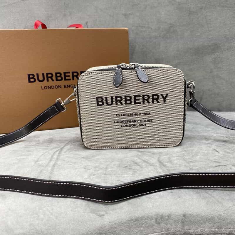 Burberry巴宝莉Horseferry 印花斜背包