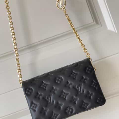 Louis Vuitton LV Pochette Coussin 链条包 M80742