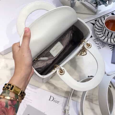 Dior My Lady徽章系列戴妃包 白色