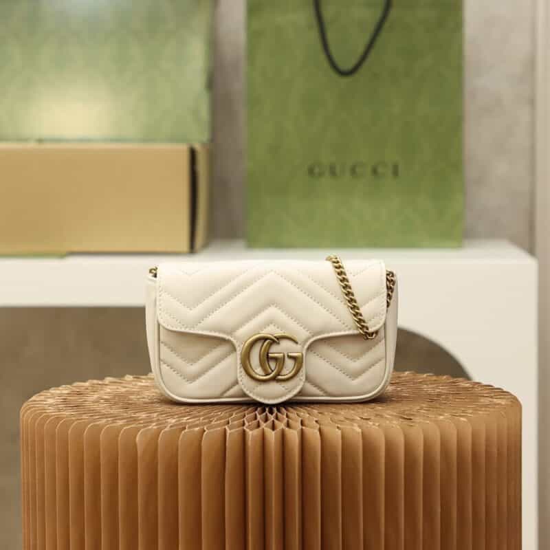Gucci古奇Marmont绗缝super mini斜挎链条包‎476433白色