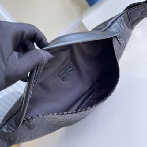 Louis Vuitton LV Discovery bumbag腰包 M44388