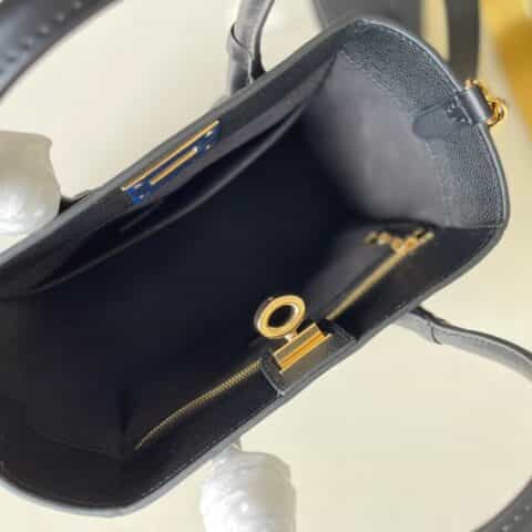 Louis Vuitton LV On My Side PM 手提包 M57728