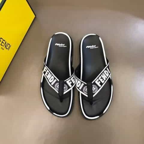 FENDI芬迪   鞋面为3D打印牛皮经典男士拖鞋